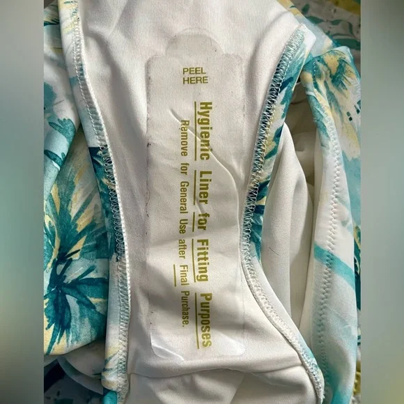 NWT XXL Old Navy Deep-V One-Piece Bathing Suit - Picture 9 of 9